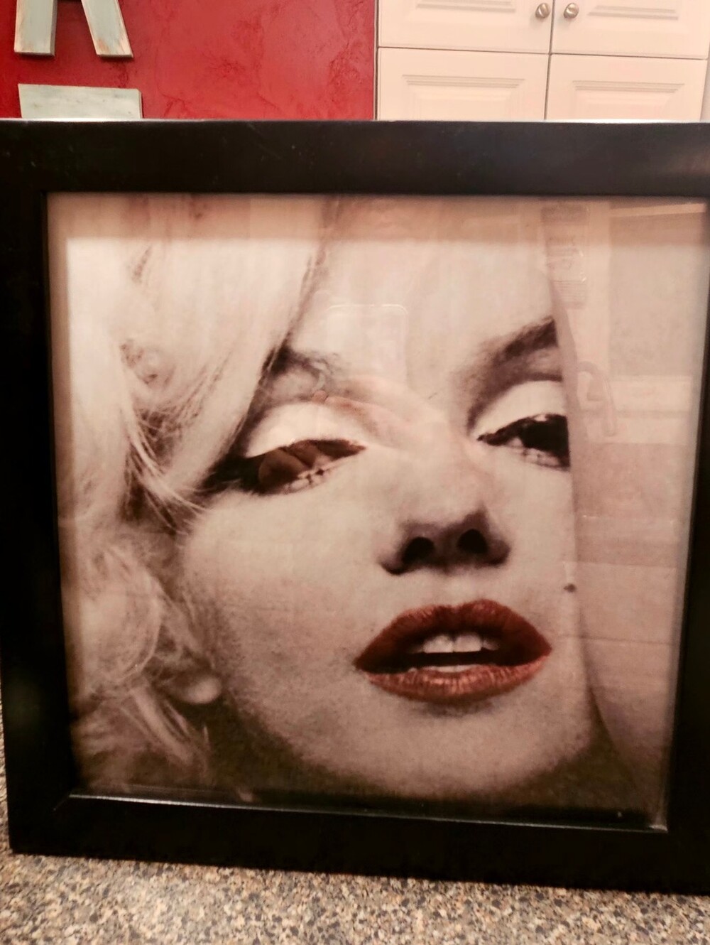 Framed Marilyn Monroe Pop Art Portrait - Black Frame, Red Lips